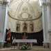 ... dominata dal presbiterio e termina con labside. Conserva al centro la cattedra vescovile e laltare maggiore di marmo attorno a cui si dispongono i seggi in legno del coro, su cui si stagliano le statue dorate di San Filippo Neri, San Nicola di Bari e San Giovanni